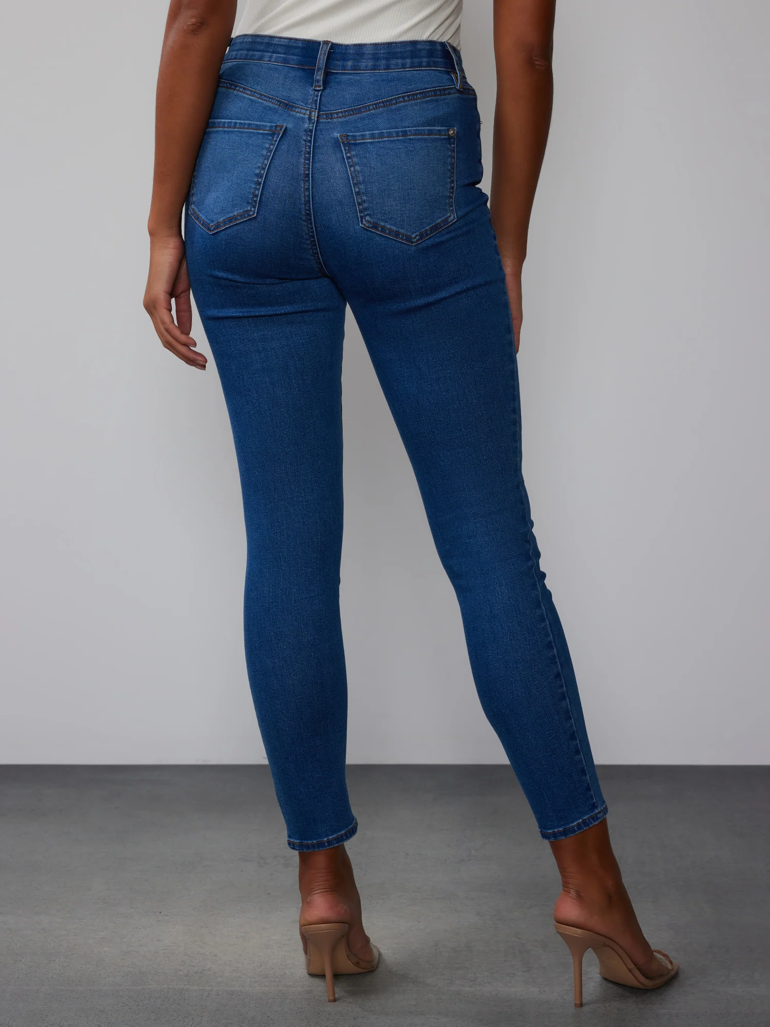 Curvy Cross-Waist Jeans - Image 3