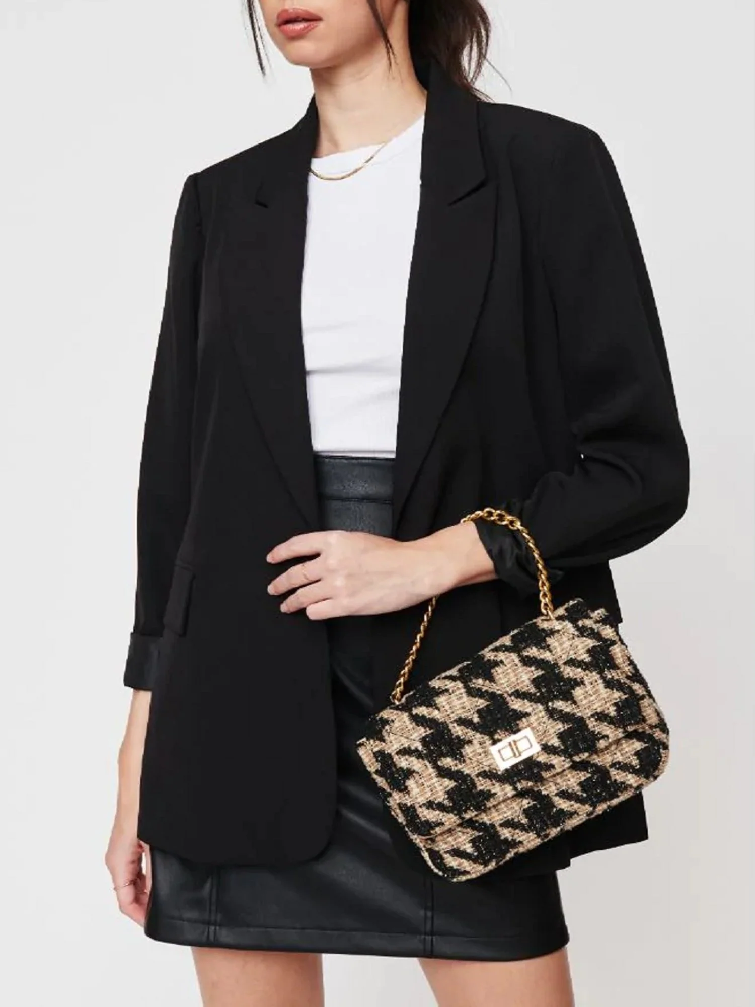 Urban Expressions Boucle Houndstooth Crossbody Bag - Brands We Love - Image 4