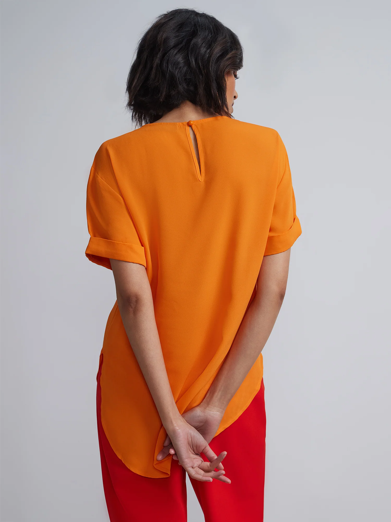 Crewneck Side-Slit Cuffed Tee - Image 15