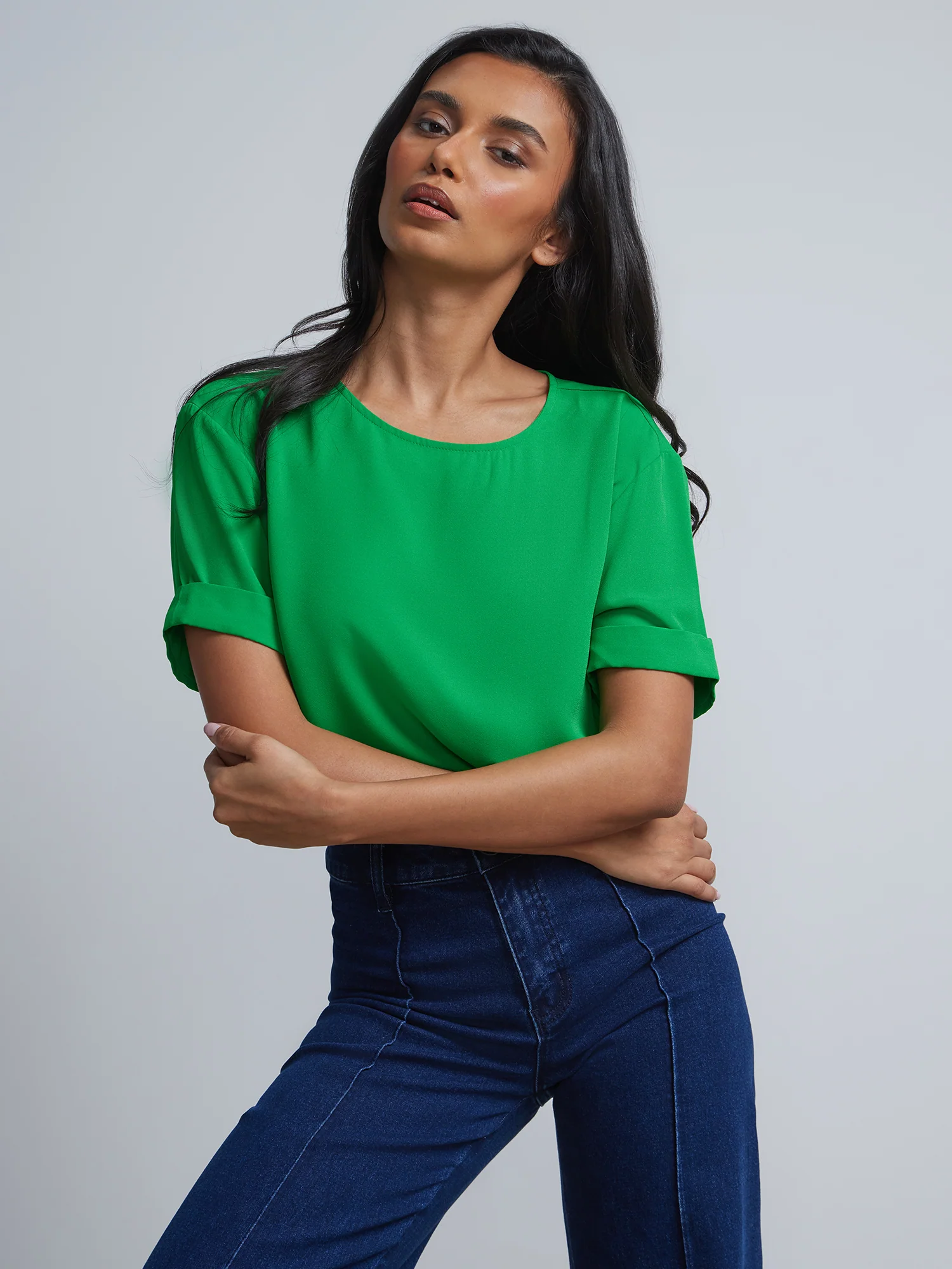 Crewneck Side-Slit Cuffed Tee - Image 17