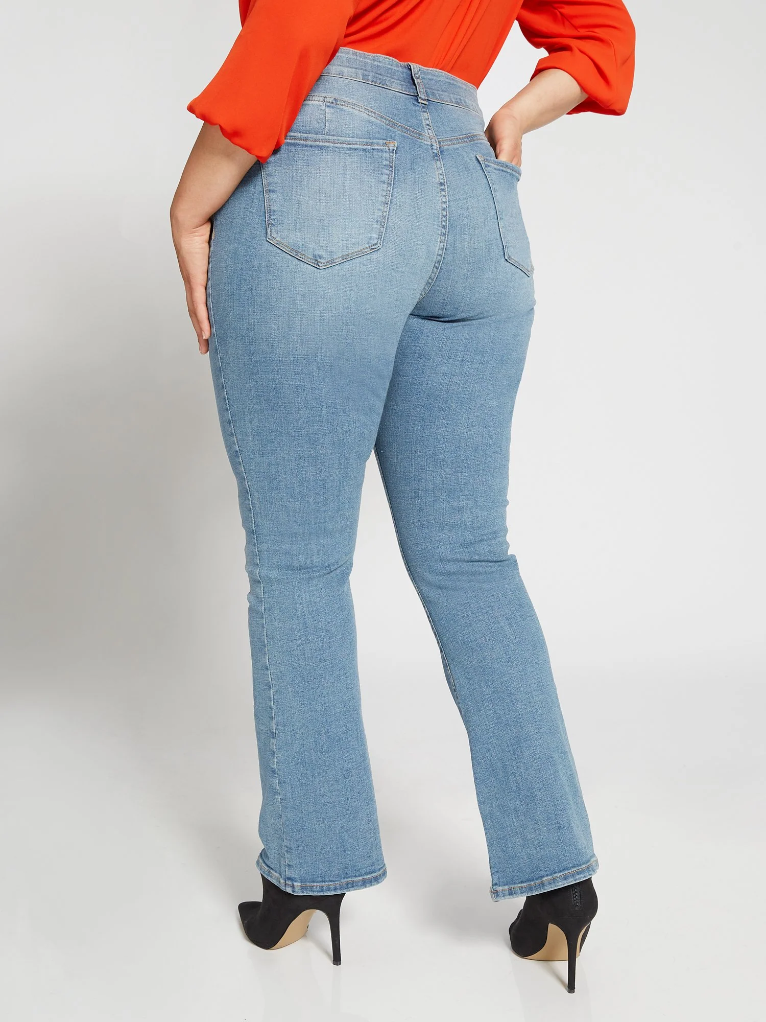 Curvy High-Waisted Bootcut Jeans - Light Wash - Image 3