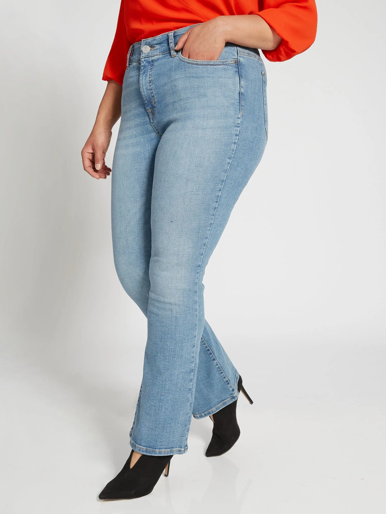Curvy High-Waisted Bootcut Jeans - Light Wash - Image 4