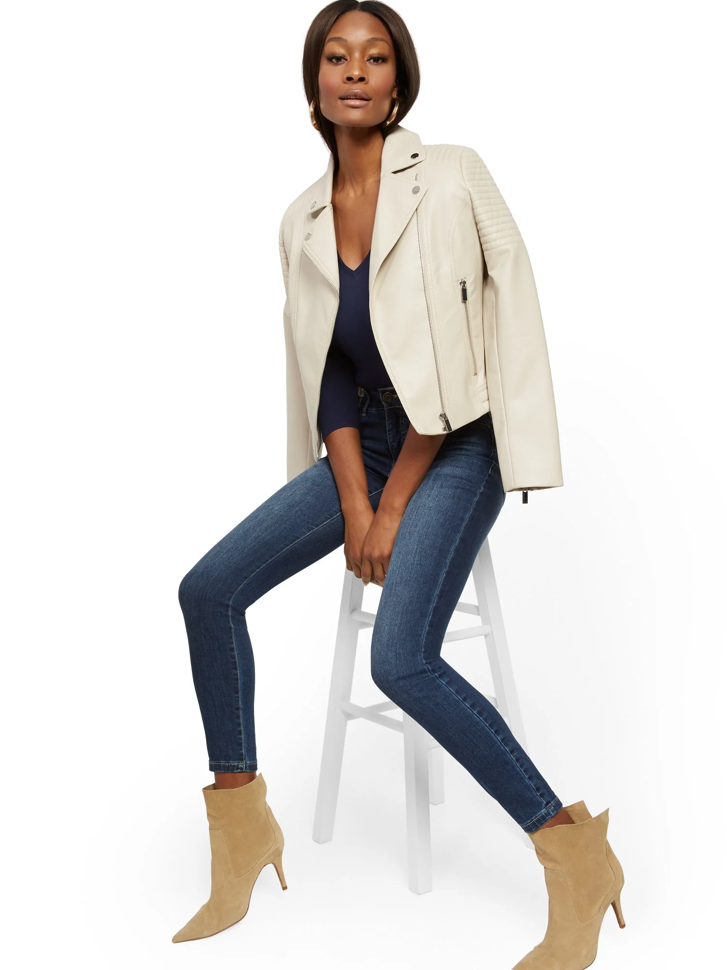 Essential Cotton V-Neck Long-Sleeve Tee - Image 10
