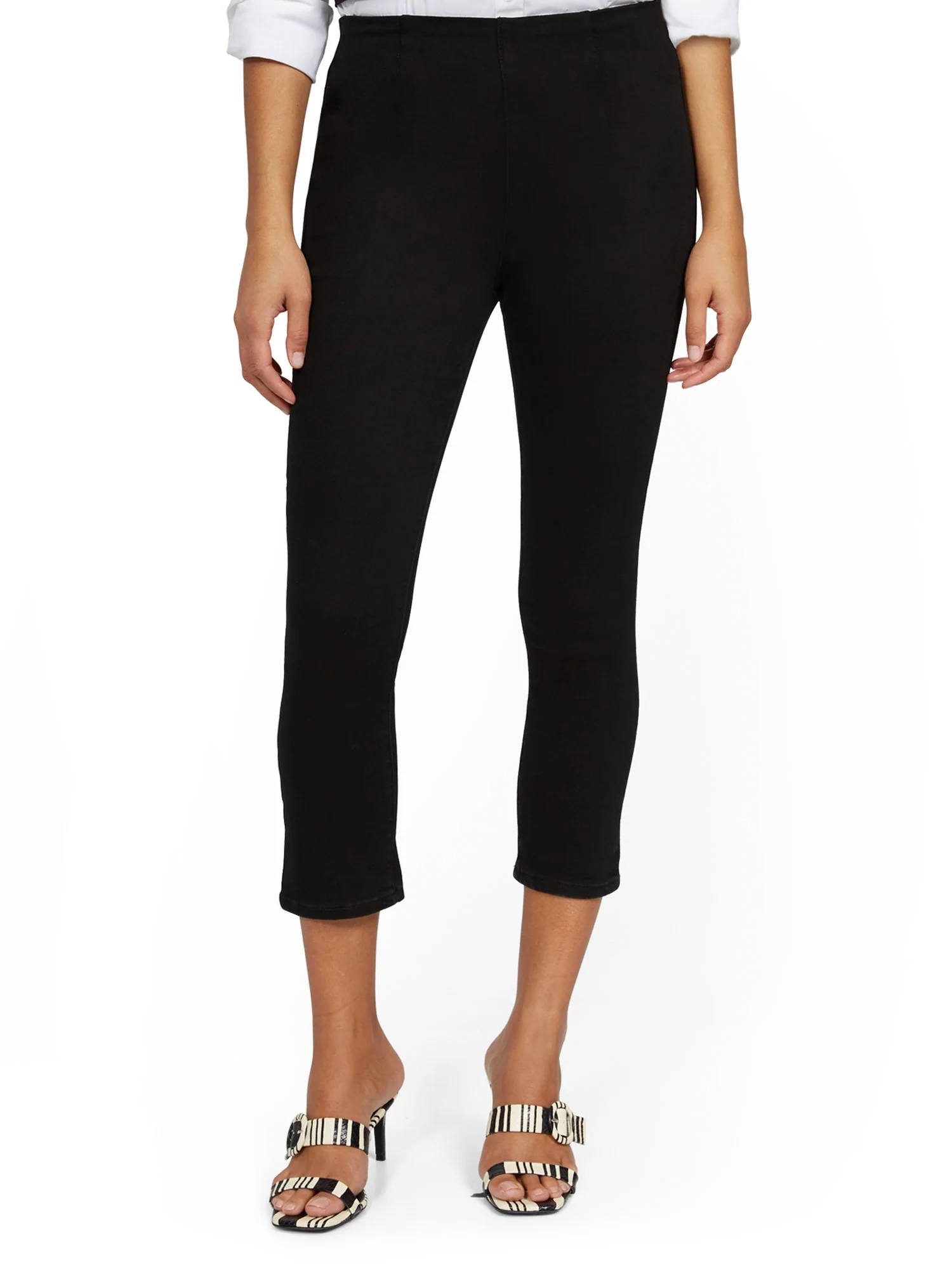 Feel Good High-Waisted No Gap Pull-On Super-Skinny Capri Jeans - Black - Image 7