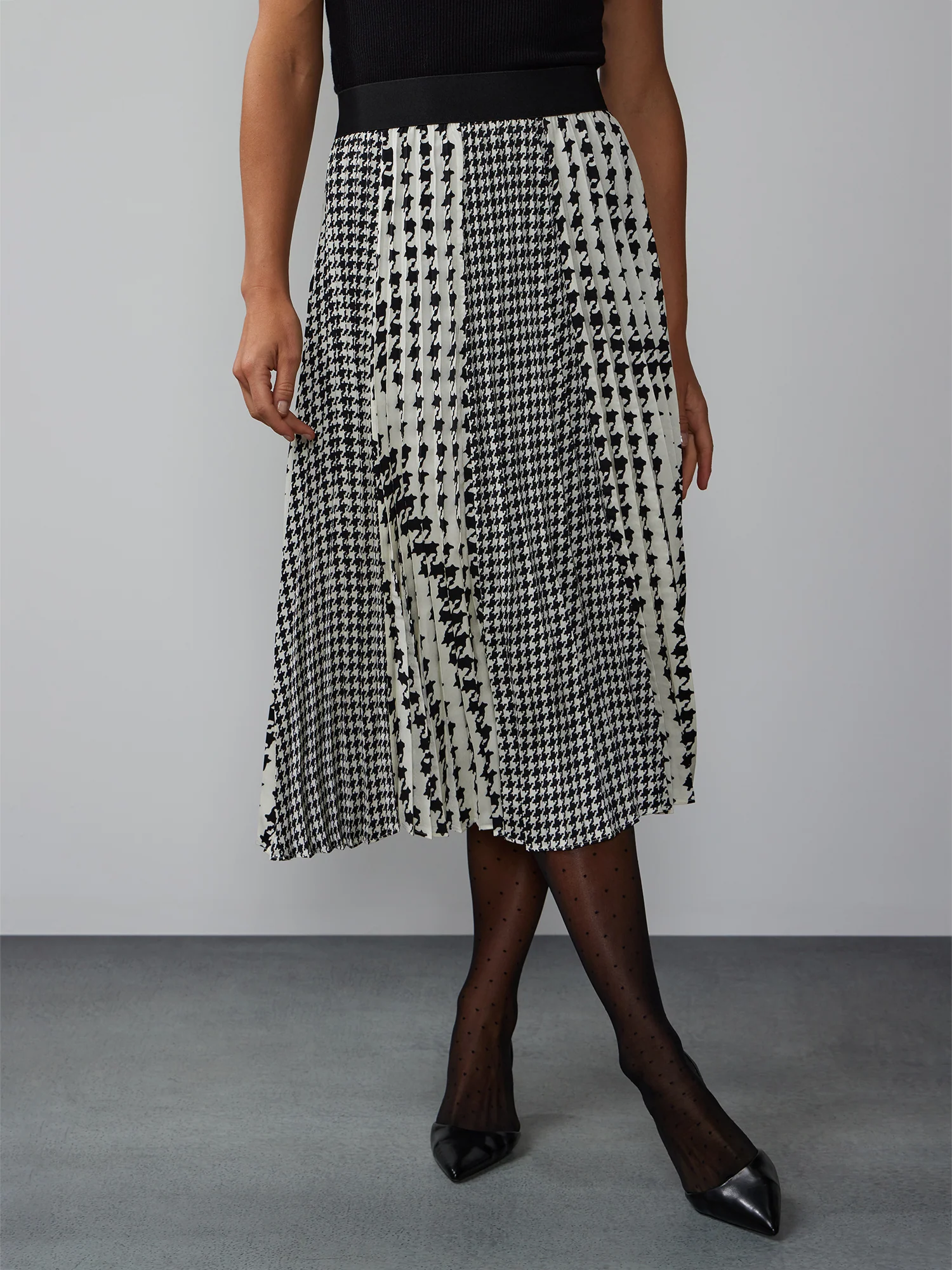 High Rise Houndstooth Pleated Skirt