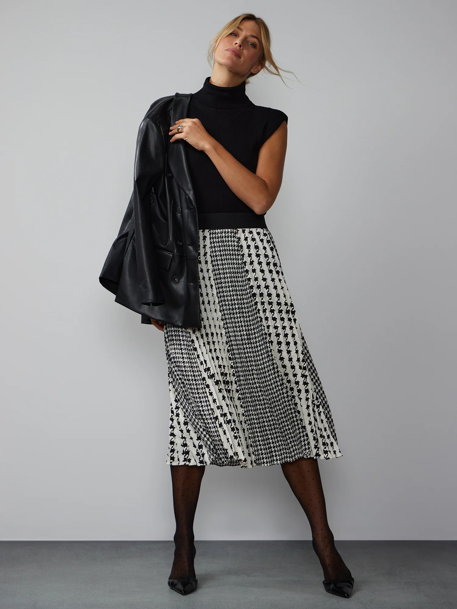 High Rise Houndstooth Pleated Skirt - Image 4