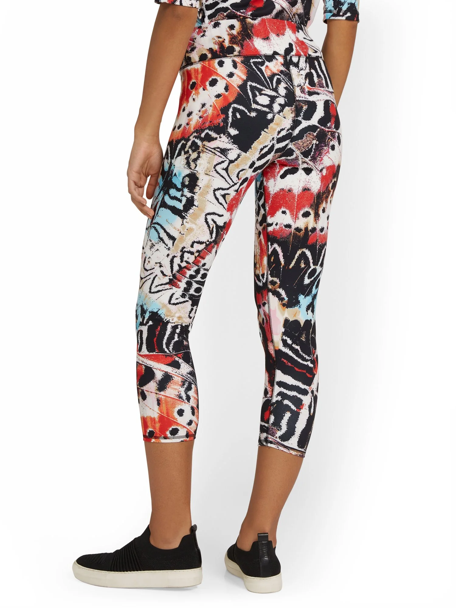 High-Waisted Butterfly-Print Capri Pocket Legging - City Contour - Image 3