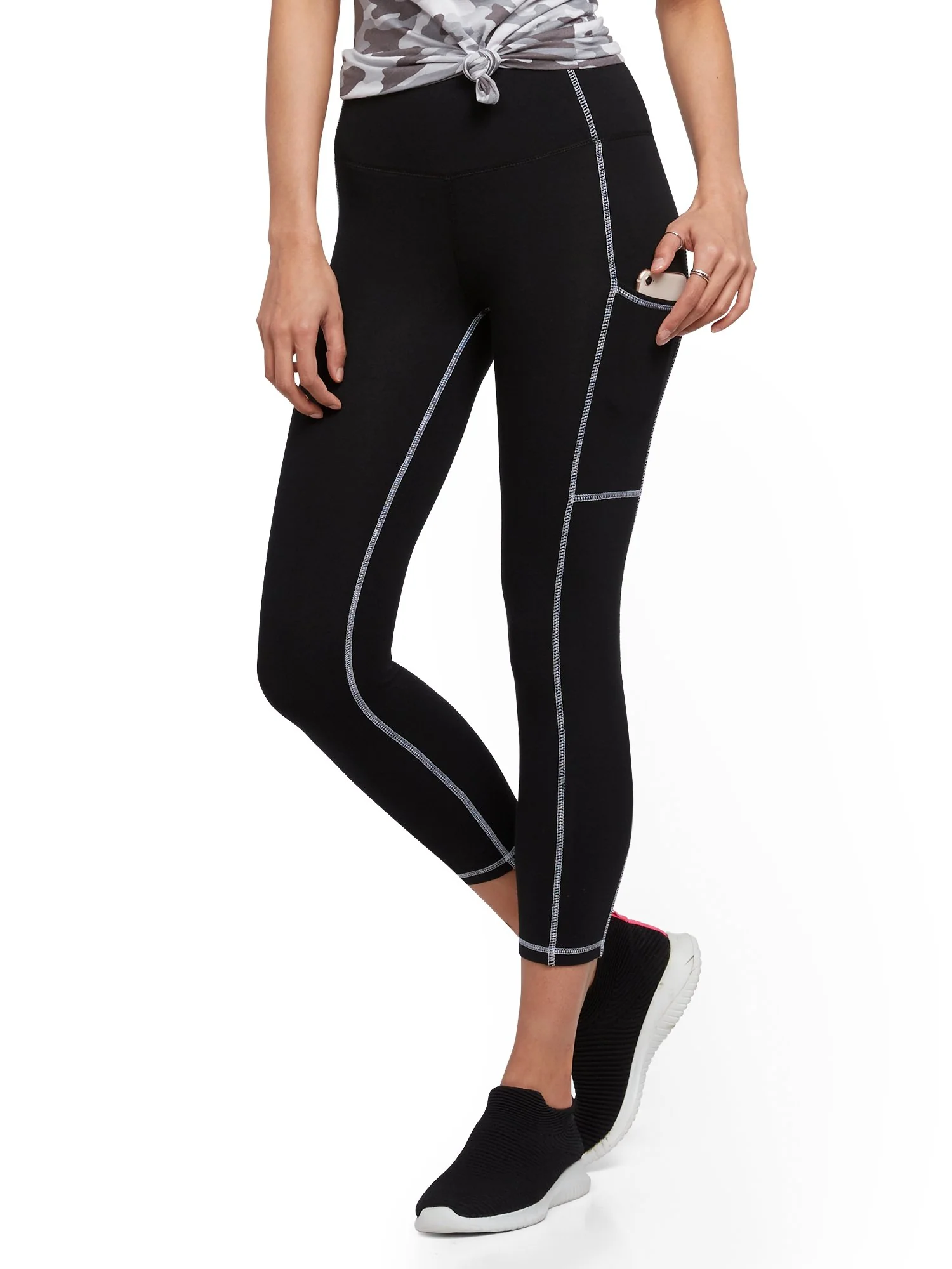 High-Waisted Capri Pocket Legging - Black