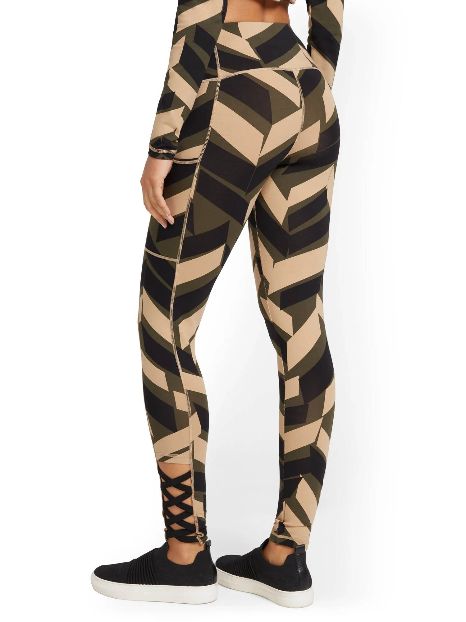 High-Waisted Geometric-Print Lace-Up Pocket Legging - Image 3