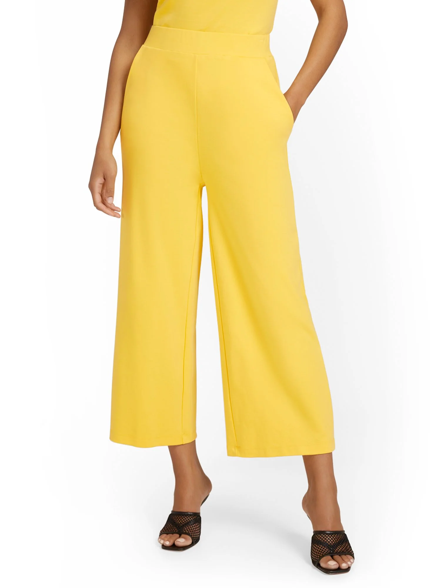High-Waisted Pull-On Wide-Leg Capri Pant - City Knits - Image 10