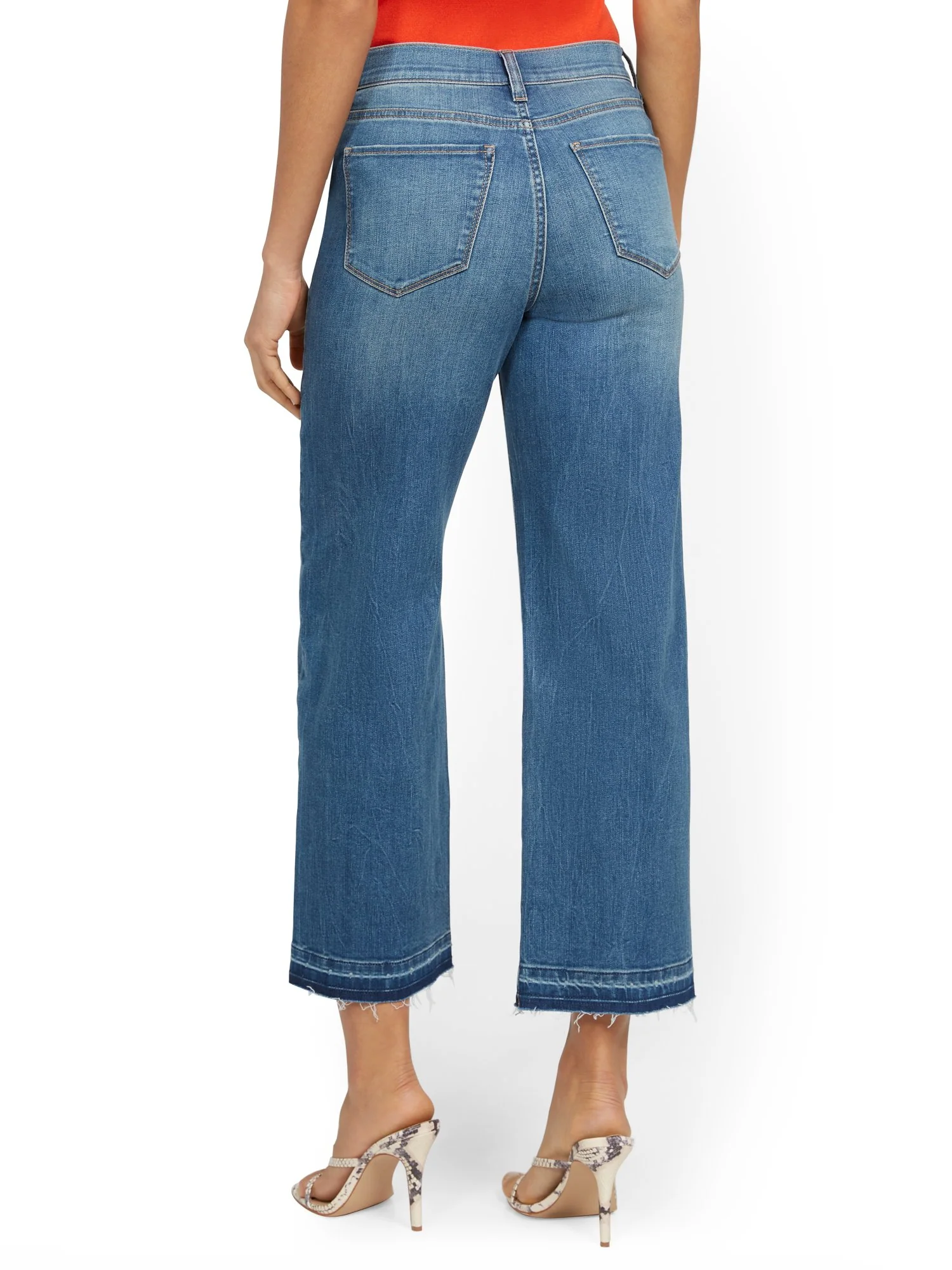 High-Waisted Wide-Leg Jeans - Image 3