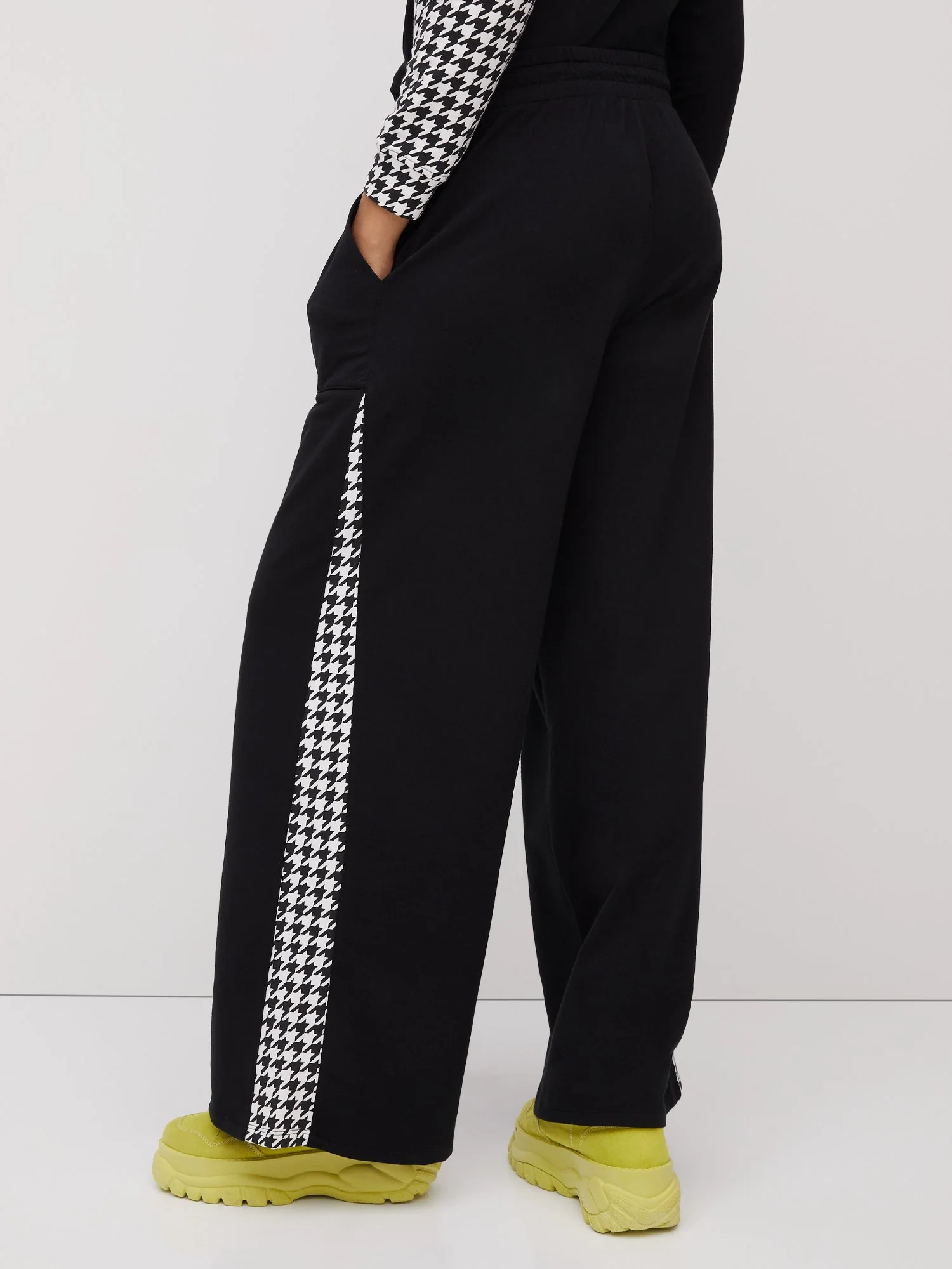 Houndstooth French Terry Side-Stripe Wide-Leg Pant - Image 3