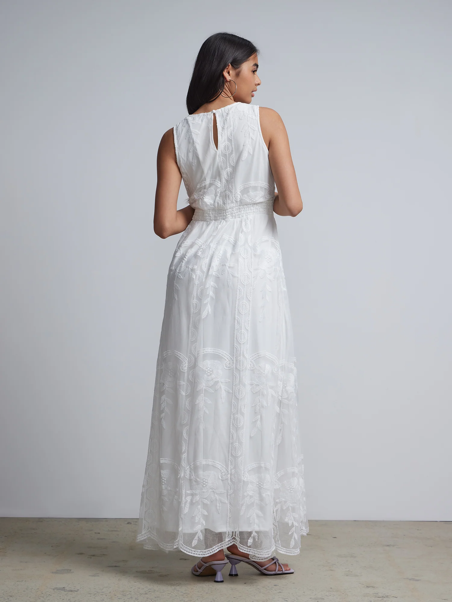 Lace V-Neck Maxi Dress - Image 3