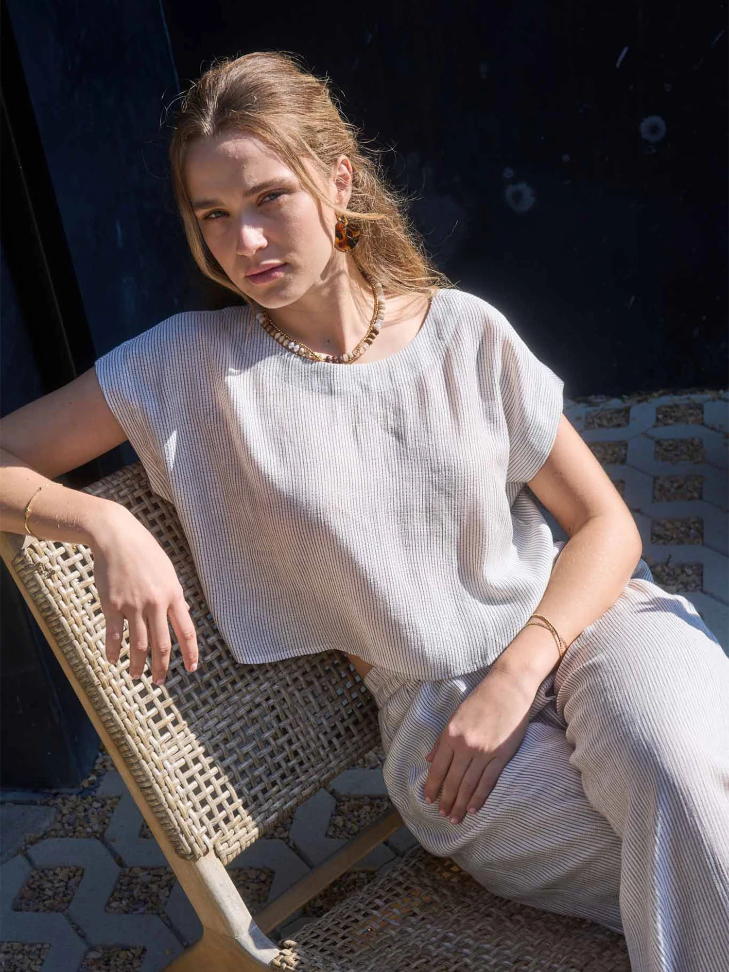 Linen Back Button Down Short Sleeve Top - Image 4