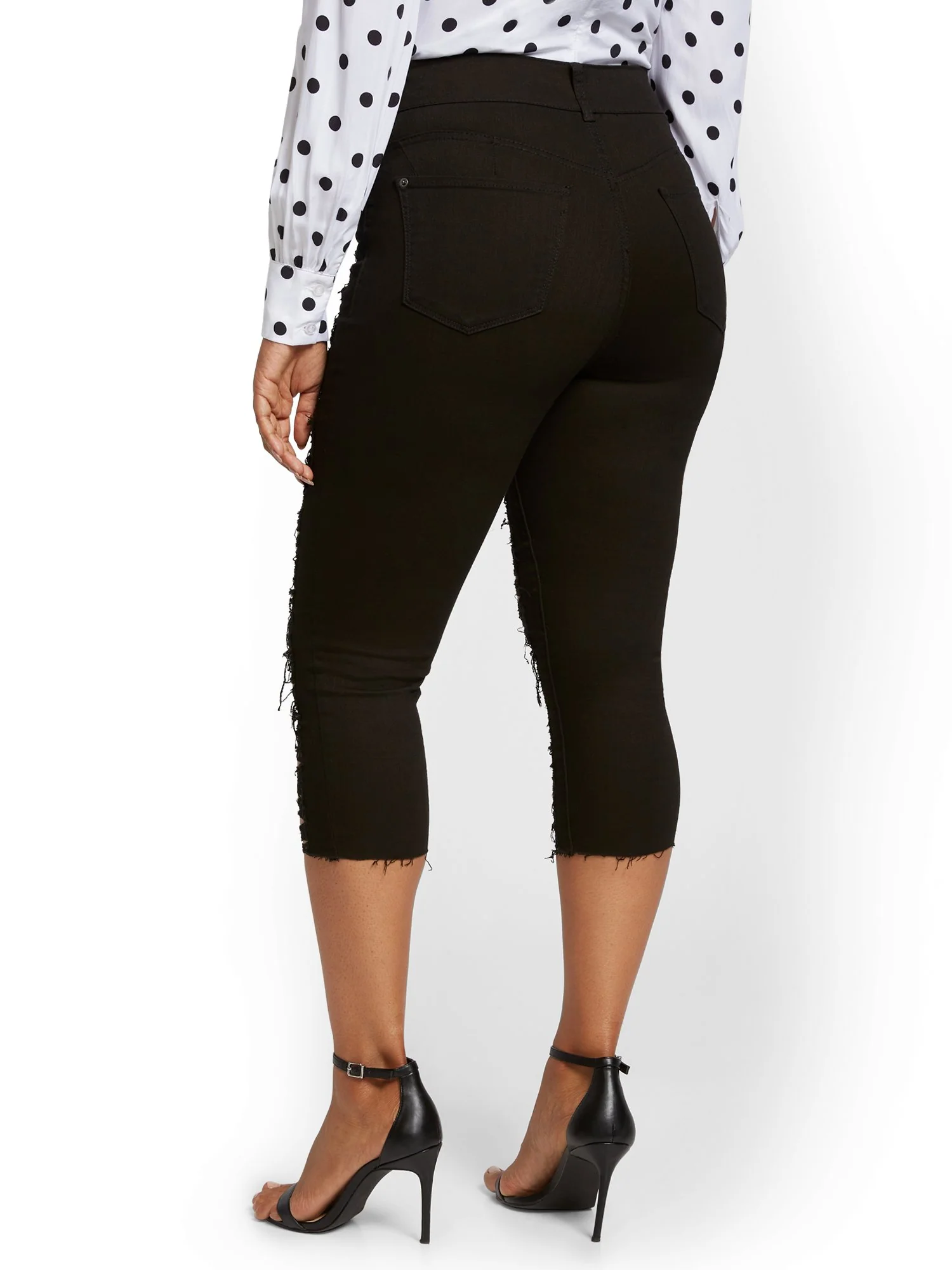 Mya Curvy High-Waisted Sculpting No Gap Super-Skinny Capri Jeans - Black - Image 3
