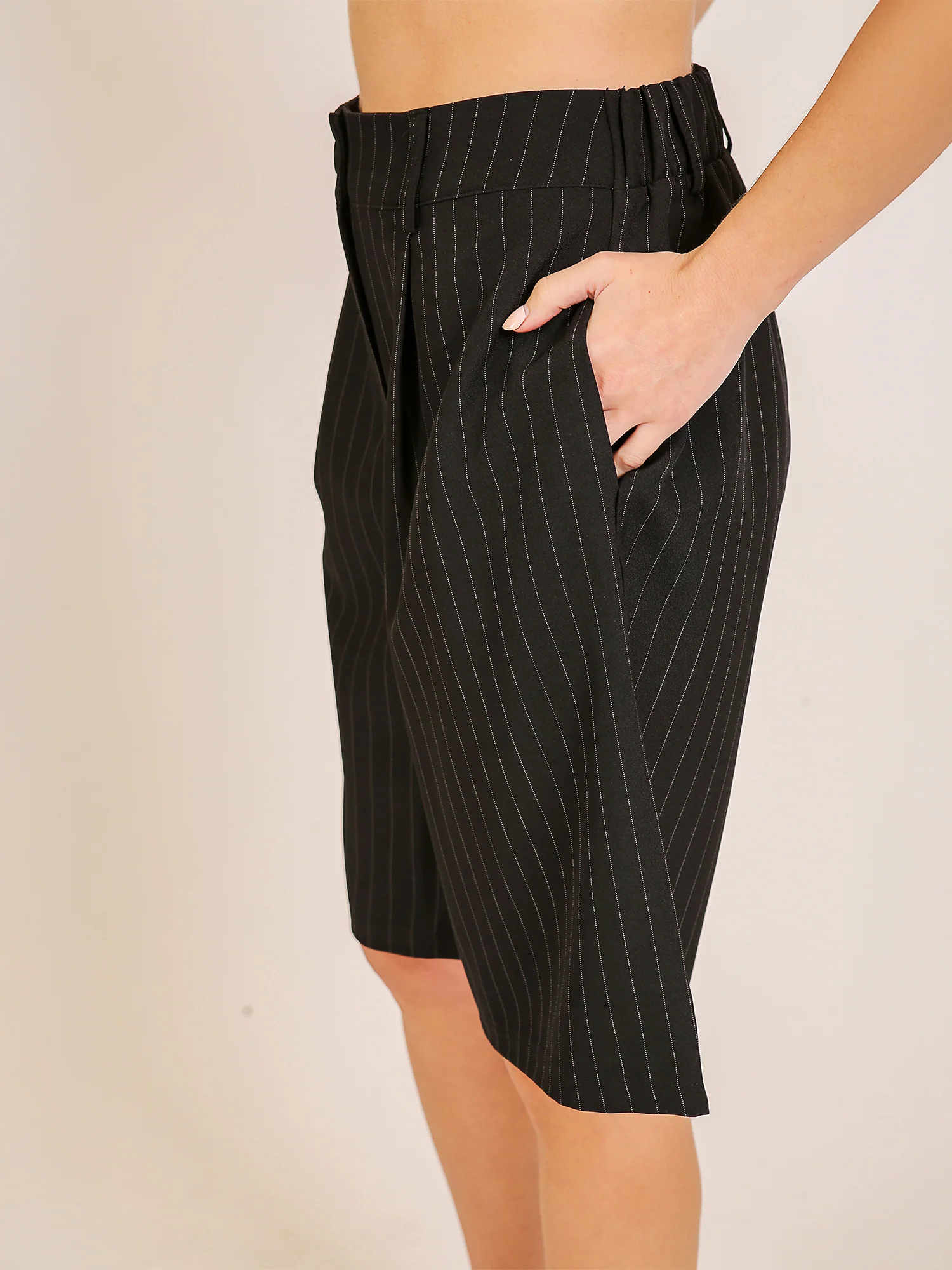 Pleated Pin Stripe Bermuda Shorts - Image 11