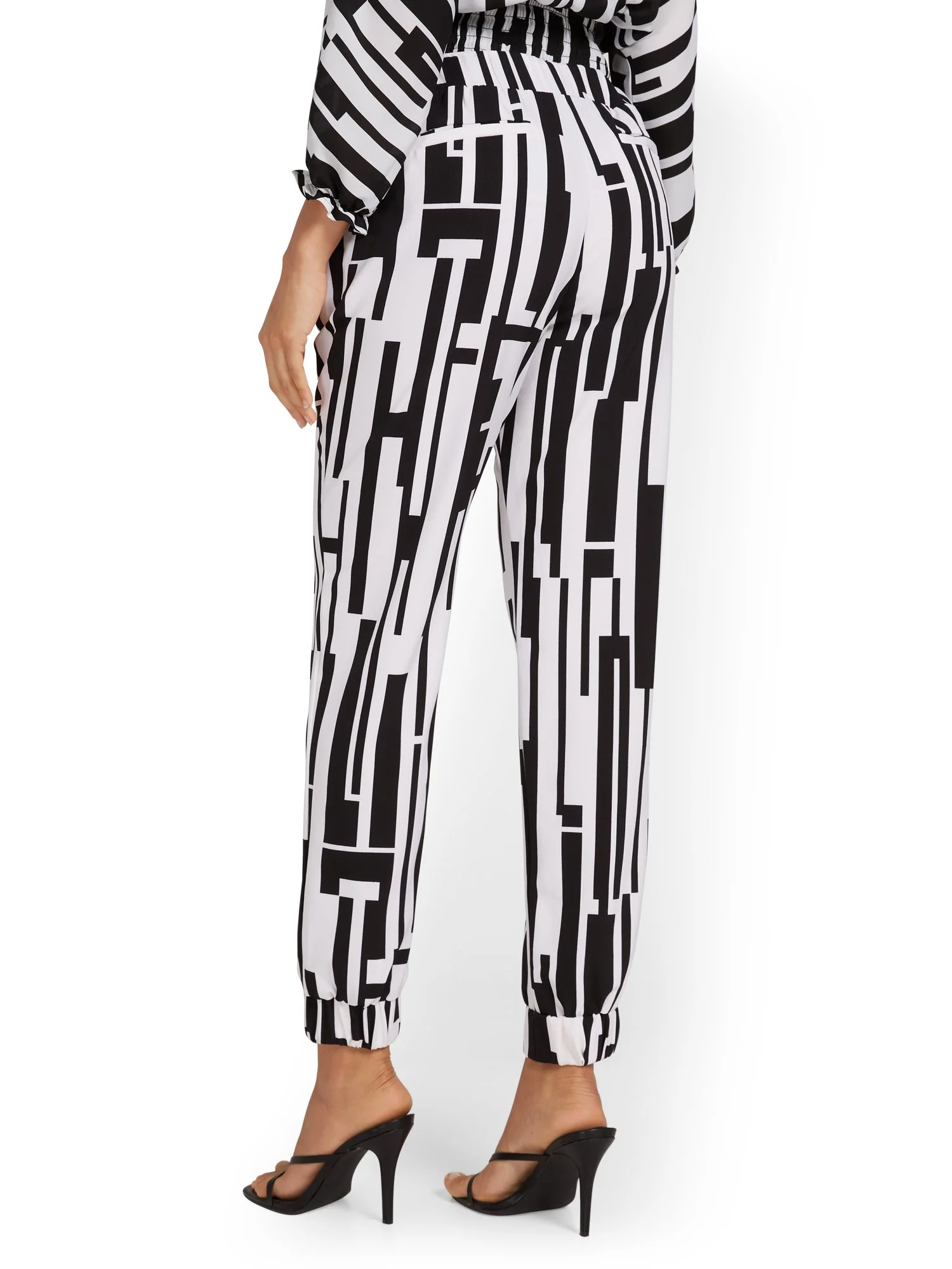 Printed Black & White Jogger Pant - Image 3