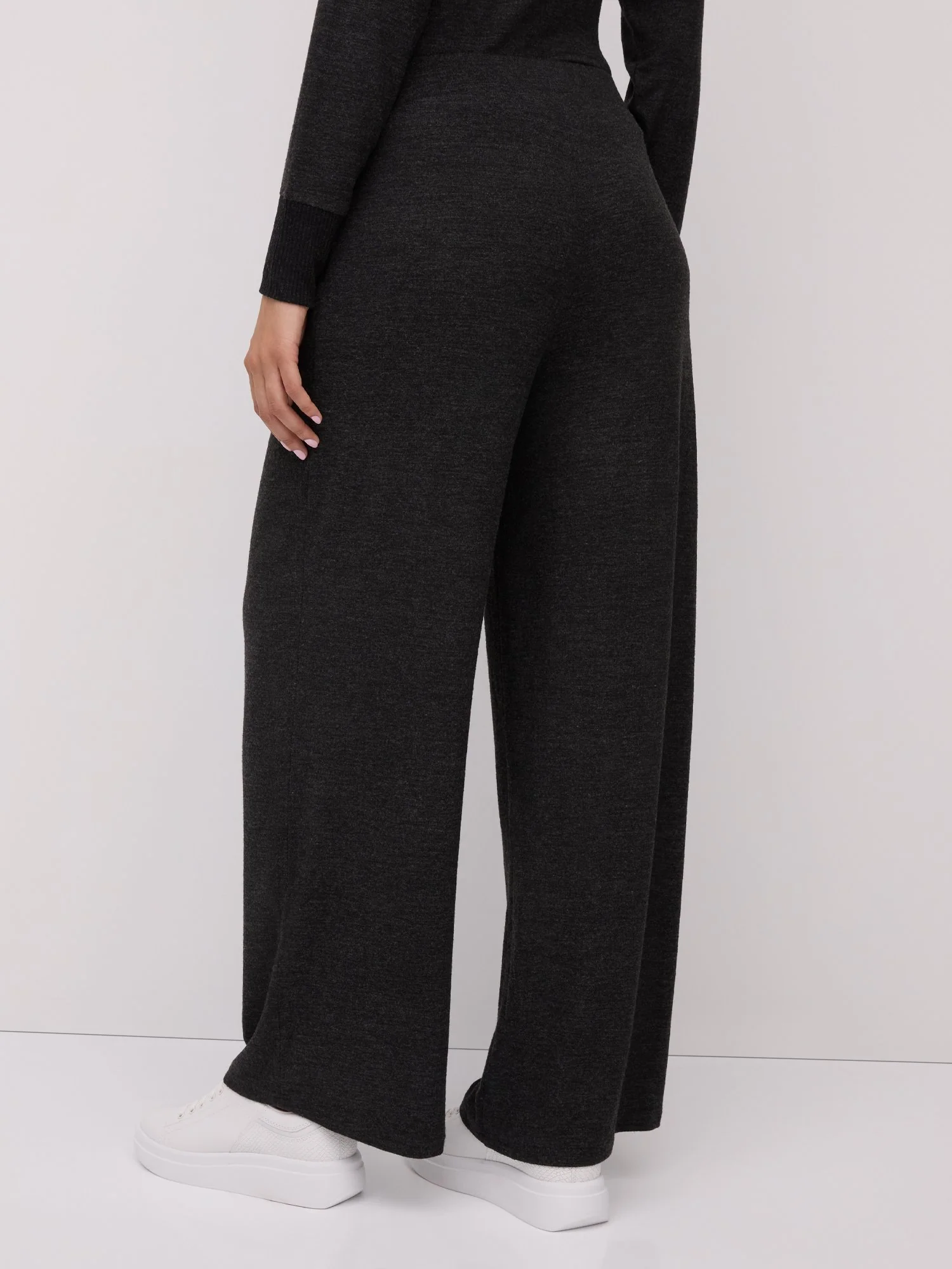 Ribbed-Trim Belted Wide-Leg Pant - Image 12