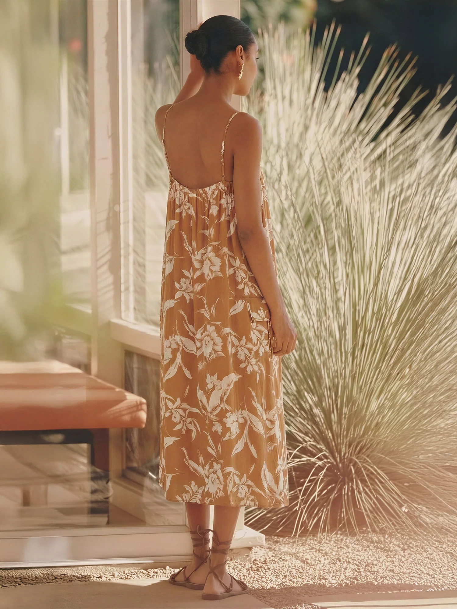 Sleeveles Tropical Floral Midi Dress - Image 8