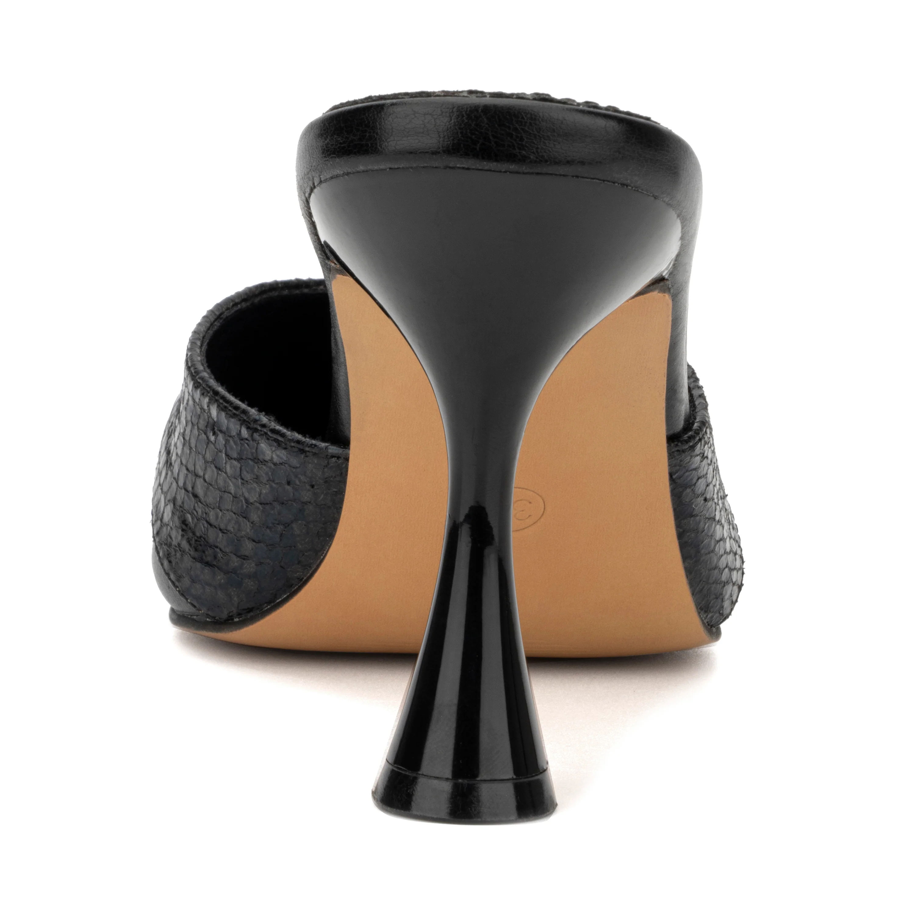 Dannah Heel - Image 6